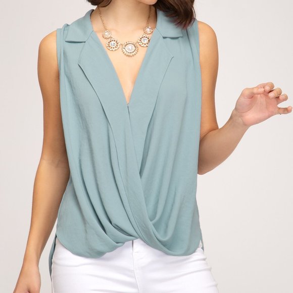 Sleeveless black surplice top - Picture 4 of 4